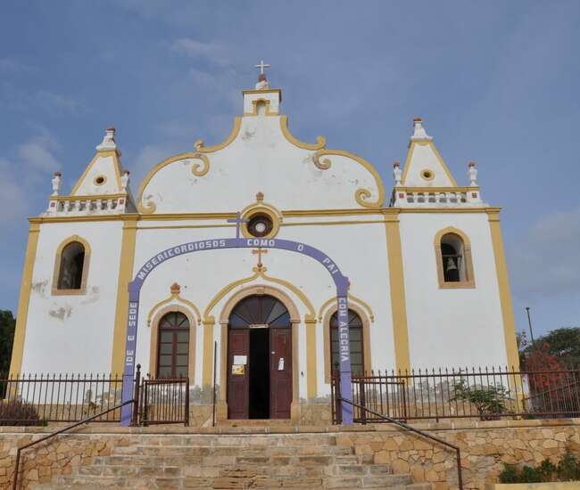 Kapverdische Insel Maio - No Streß - Die katholische Stadtkirche von Vila