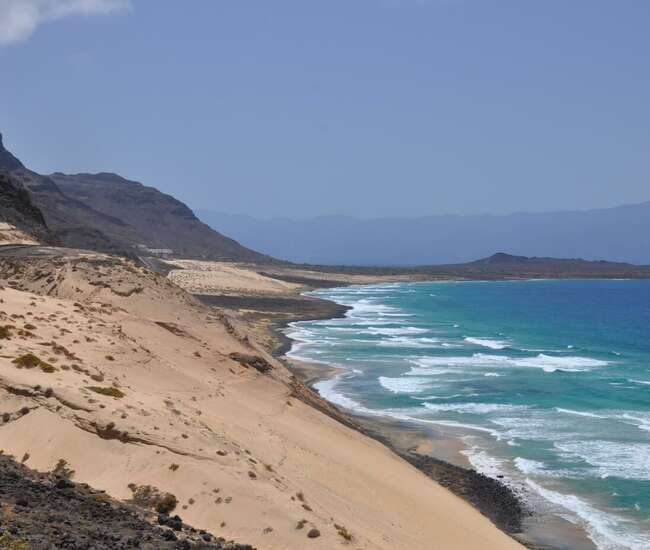 Kapverden Rundreise "Berge & Meer"  São Vicente: Inselrundfahrt nach Baia Das Gatas