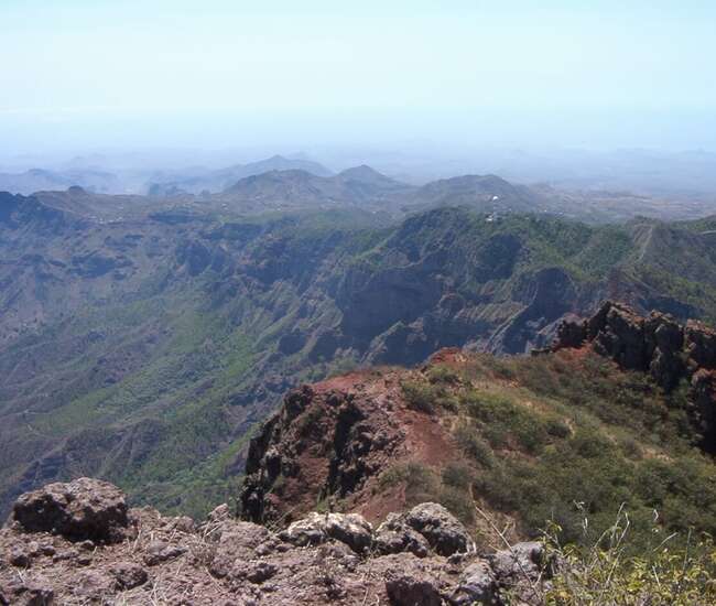 Kapverdische Insel Santiago - Pico Atonia - Blick zum Radarberg Monte Txota