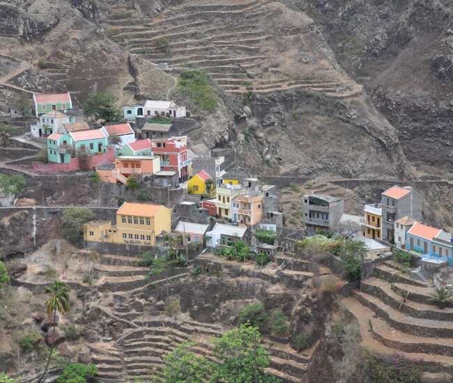 Kapverden Rundreise : Tageswanderungen Santo Antão + Santiago - Steilküstenwanderung: Blick zurück nach Fontainhas